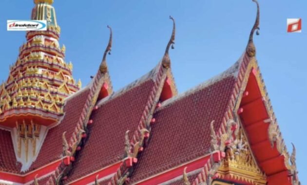 Menyaksikan Bangunan Wat Chalong dari Ketinggian