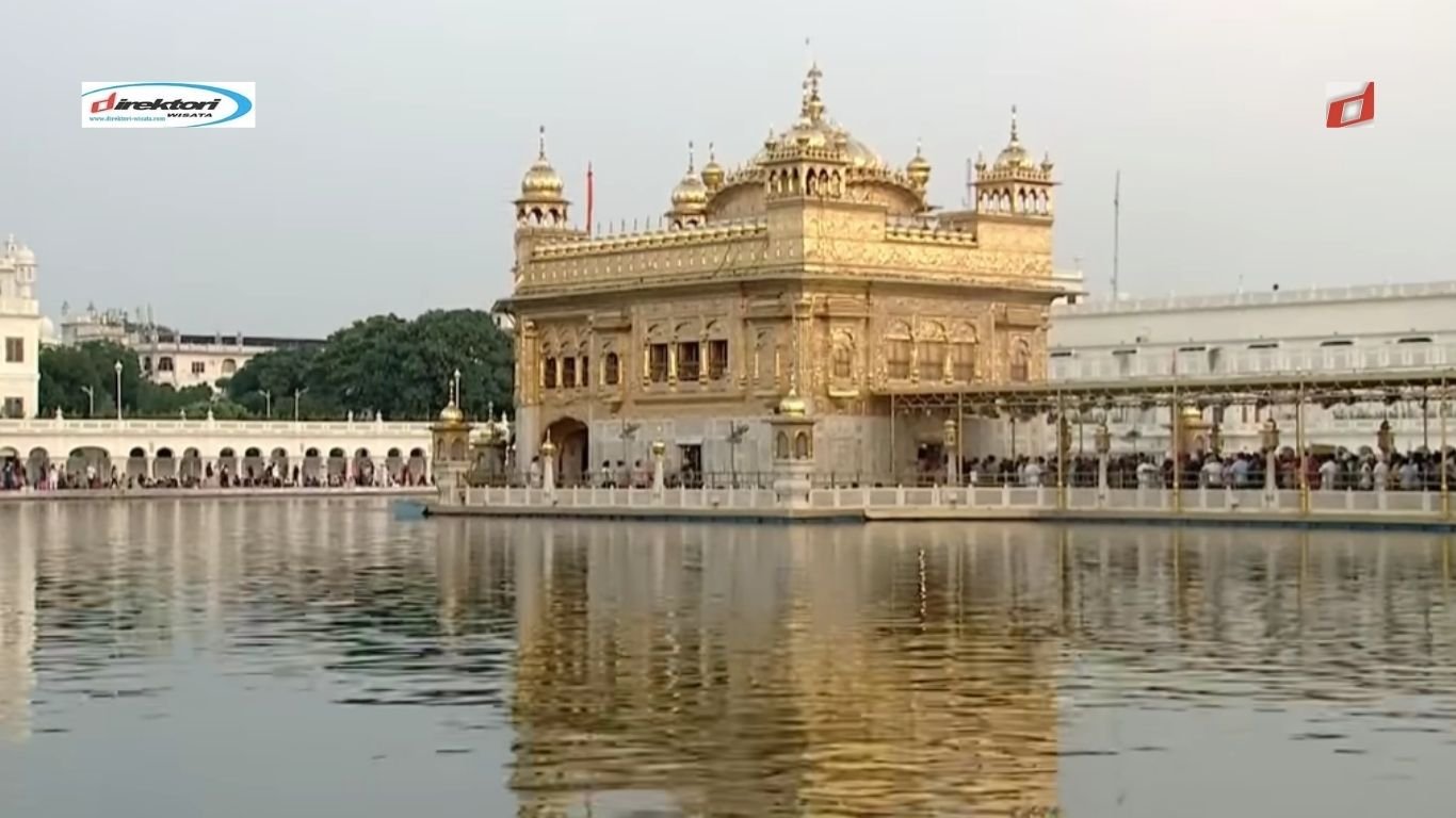 Candi Emas di Amritsar: Keajaiban Arsitektur dan Pengalaman Spiritual yang Tak Terlupakan