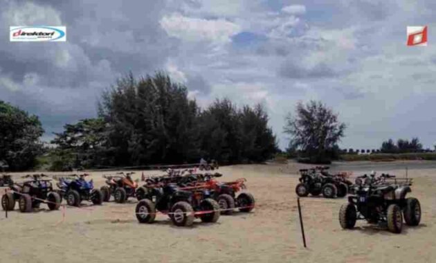 Melingkari Pantai Klebang dengan ATV
