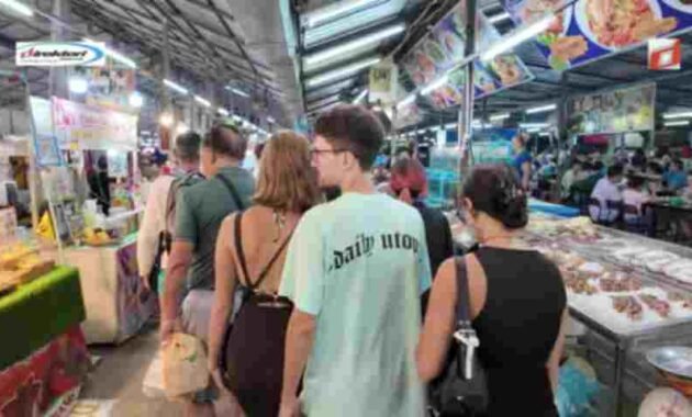 Daya Ambil Wisata yang Dipunyai Naka Market Phuket Thailand