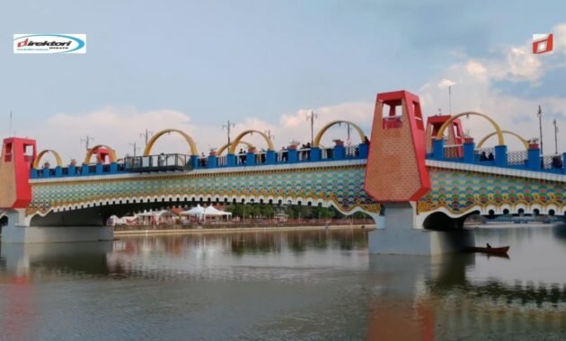 Jembatan Kaca Tangerang, Spot Photo Iconic dengan Latar Sungai Cisadane yang Memesona