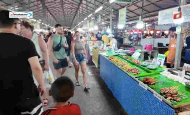 Kegiatan Wisata yang Menarik Dilaksanakan di Naka Market Phuket