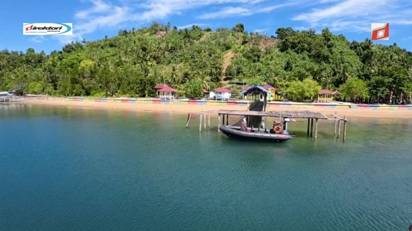 Pulau Lutungan: Menyaksikan Pusara Raja Tolitoli di Sulawesi Tengah