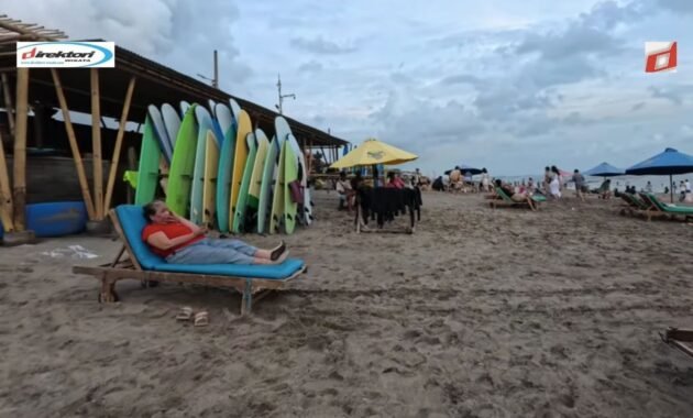 Tips Mengunjungi Pantai Batu Bolong